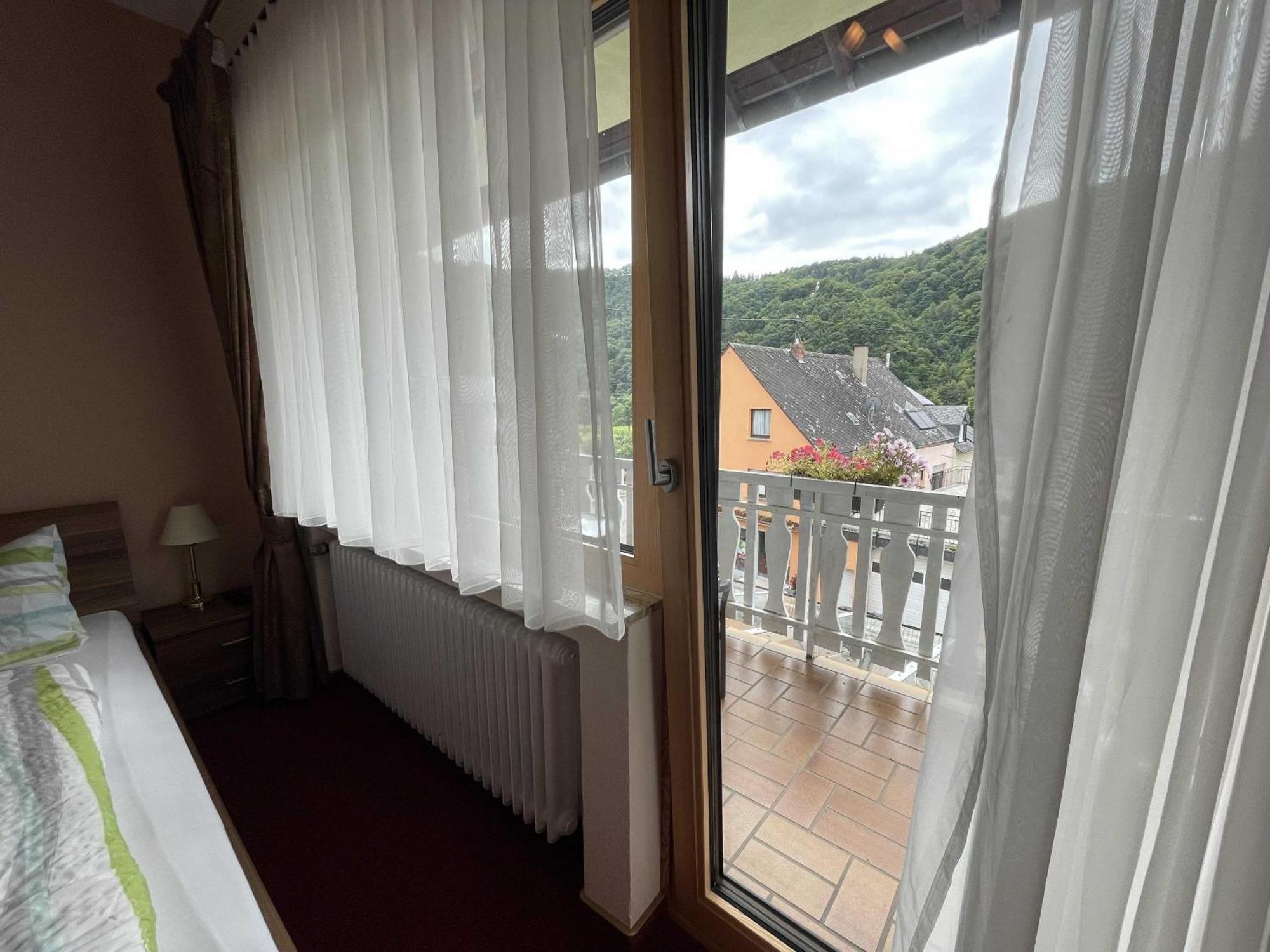 Hotel Zur Mosel Minheim Dış mekan fotoğraf